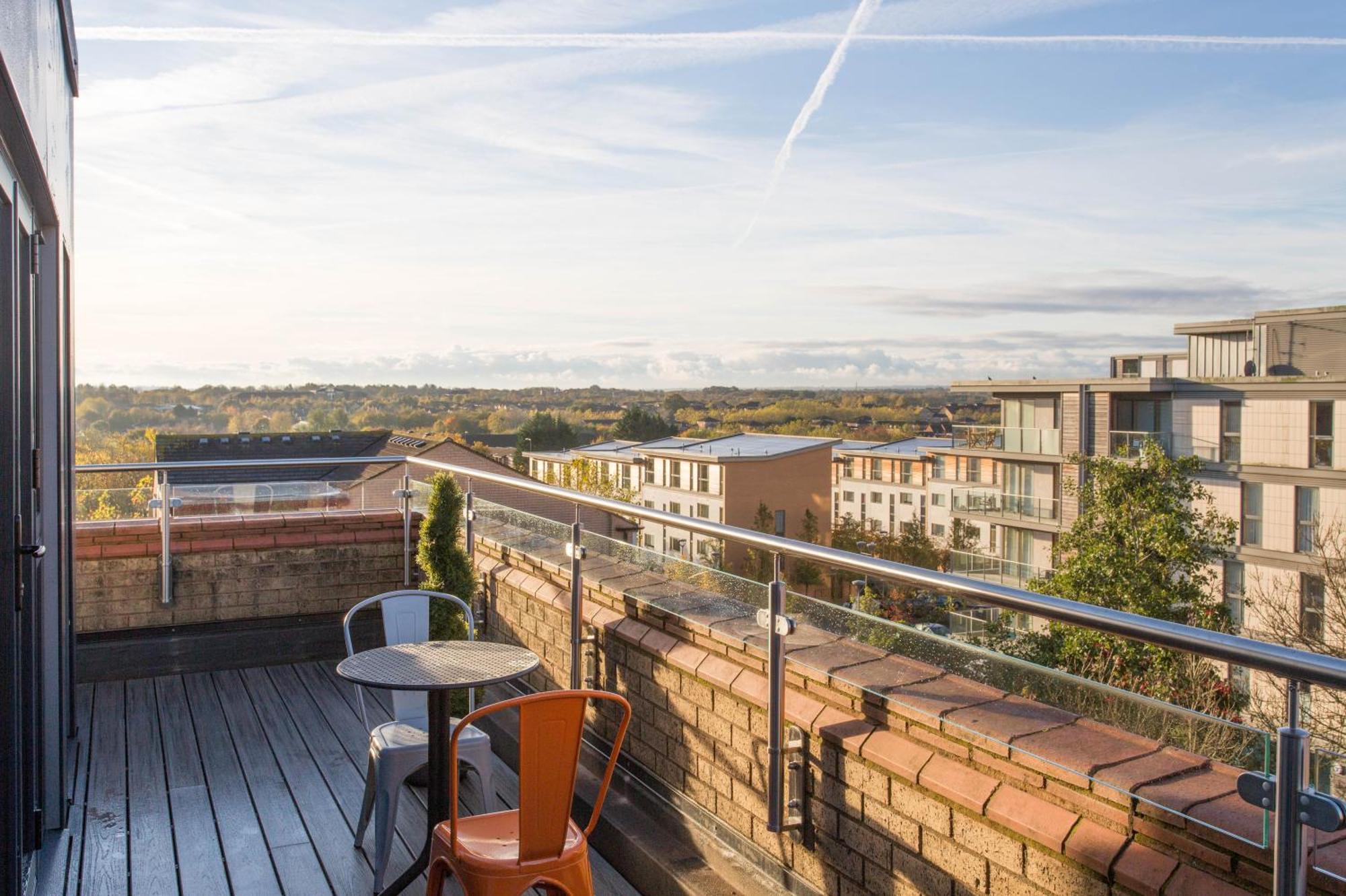 Cotels At 7Zero1: Modern Central Apartments with Broadband & Parking Milton Keynes Exterior photo