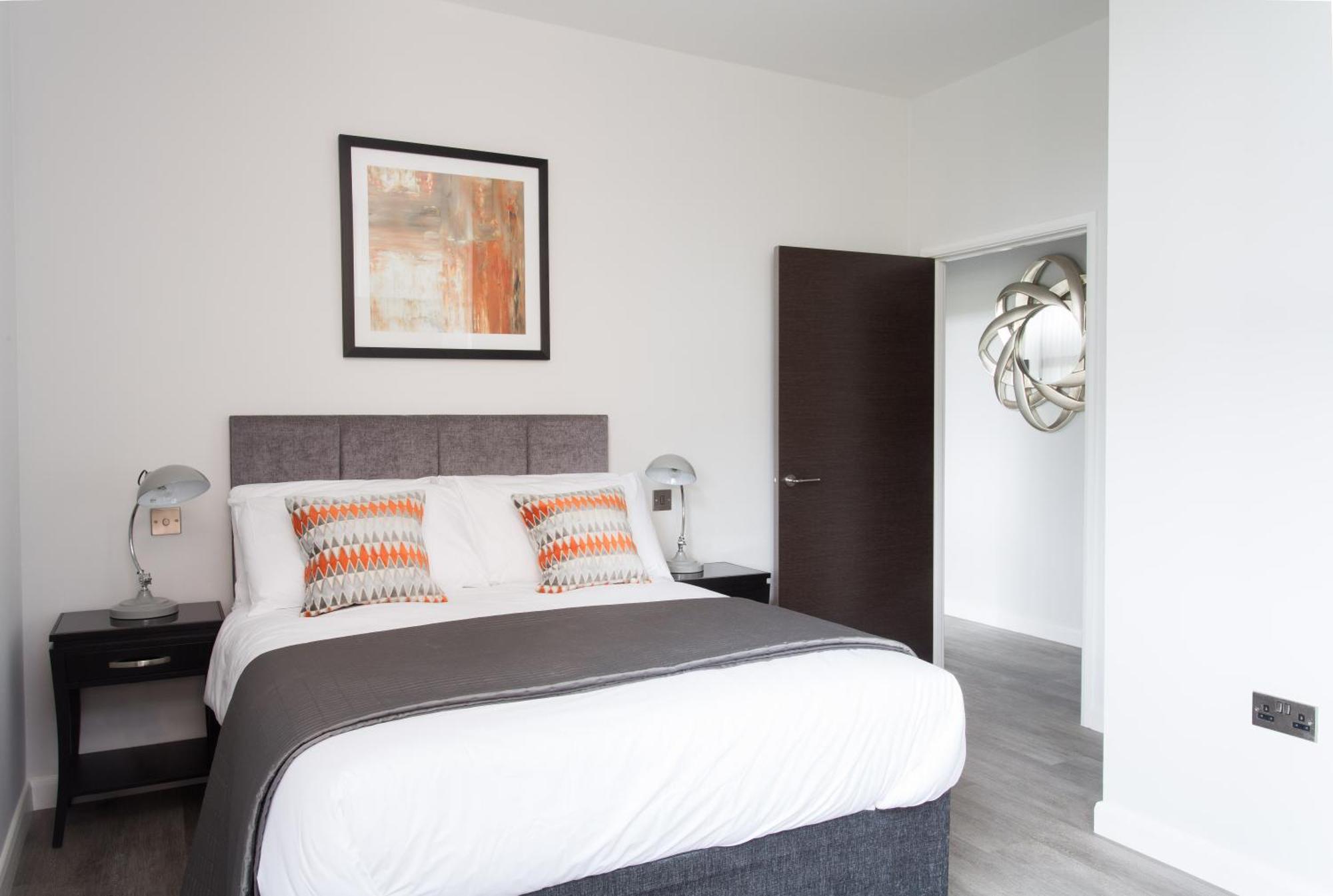 Cotels At 7Zero1: Modern Central Apartments with Broadband & Parking Milton Keynes Exterior photo