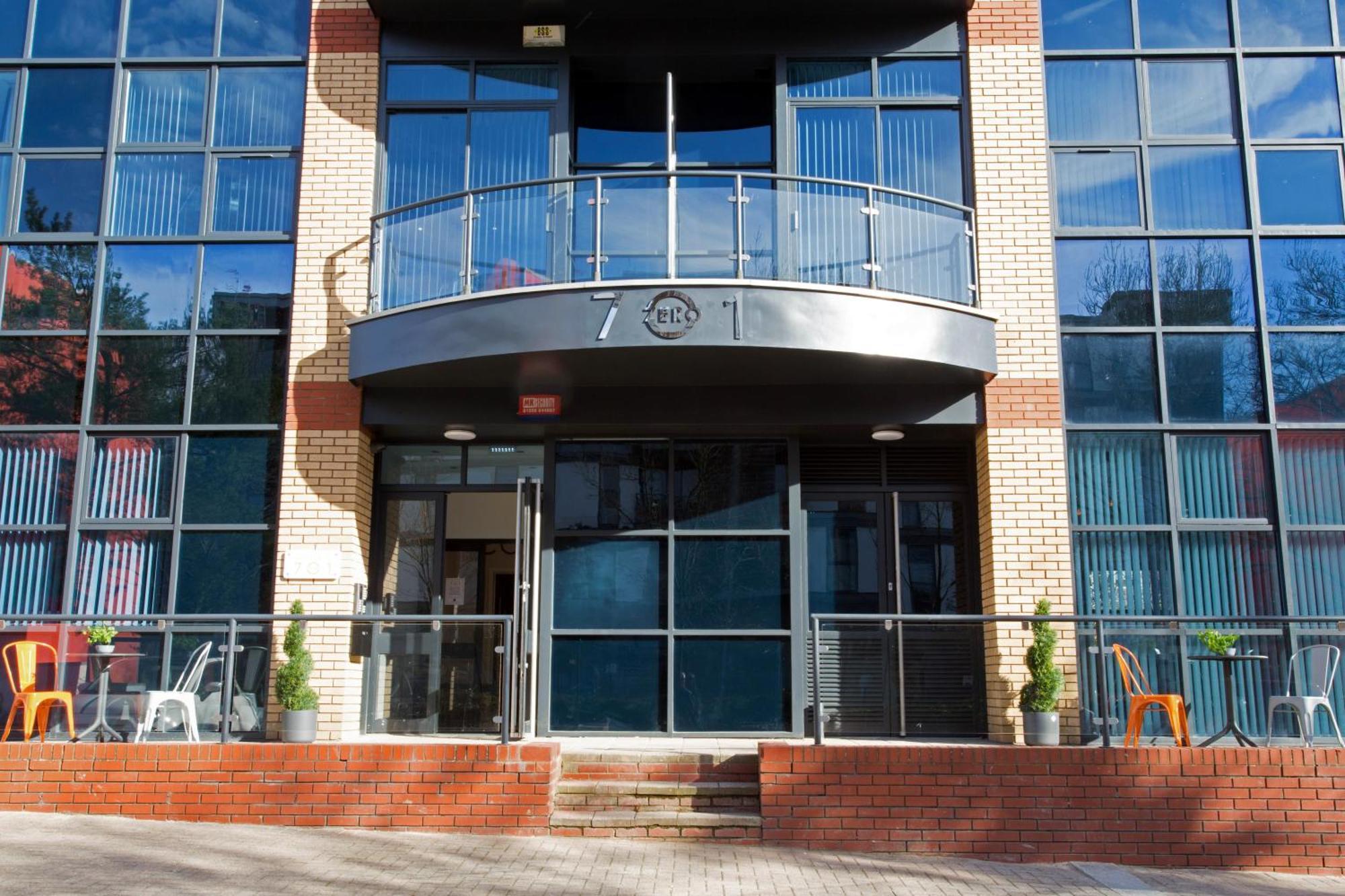 Cotels At 7Zero1: Modern Central Apartments with Broadband & Parking Milton Keynes Exterior photo